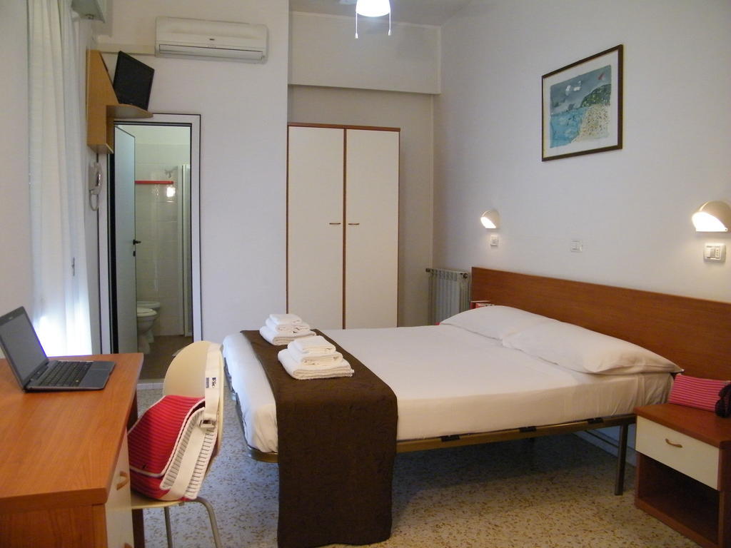 Hotel Nuovo Fiore กัตตอลิกา ห้อง รูปภาพ