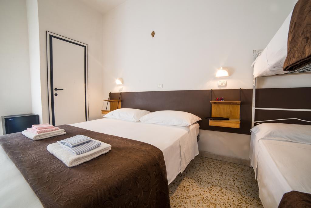 Hotel Nuovo Fiore กัตตอลิกา ห้อง รูปภาพ