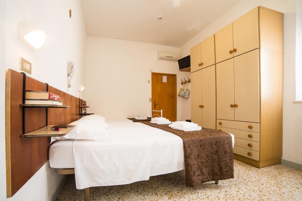 Hotel Nuovo Fiore กัตตอลิกา ห้อง รูปภาพ