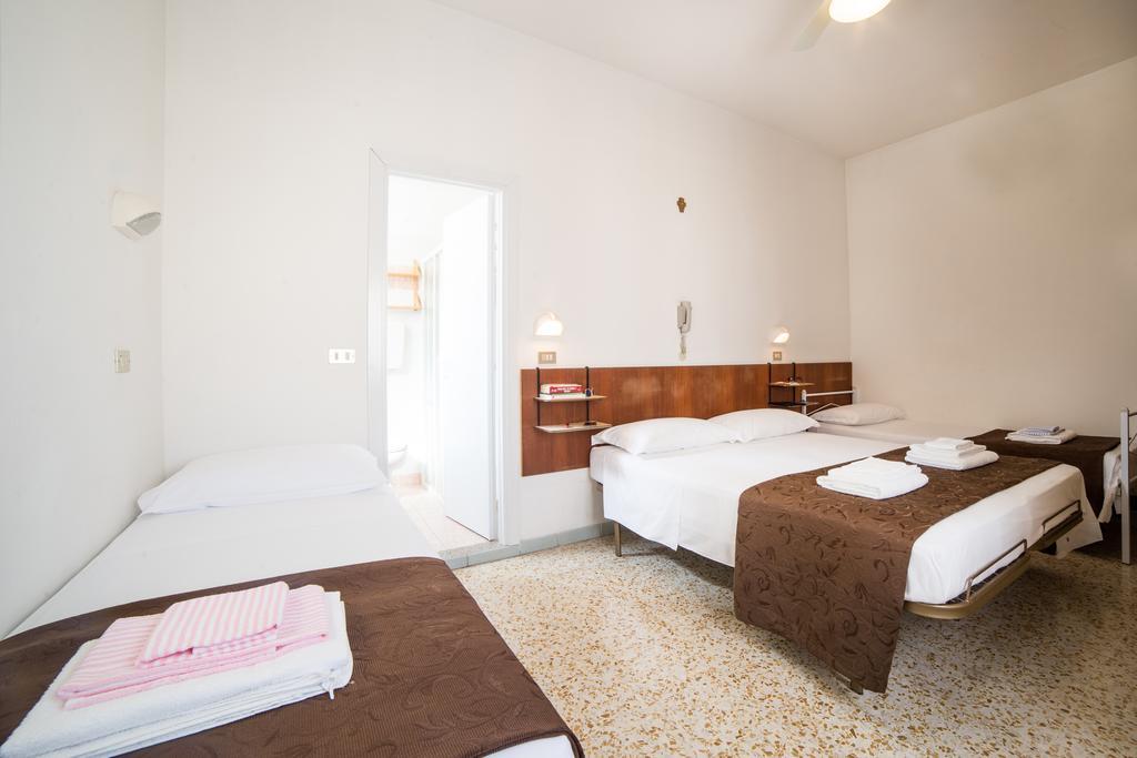 Hotel Nuovo Fiore กัตตอลิกา ห้อง รูปภาพ