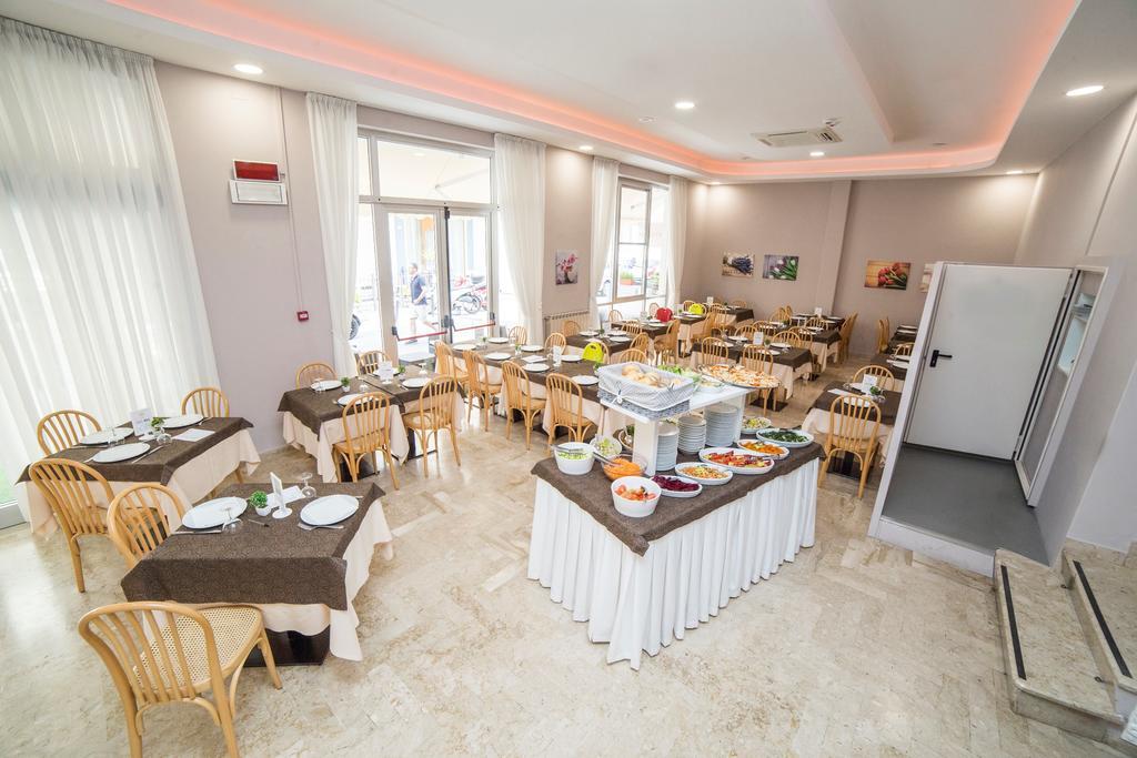 Hotel Nuovo Fiore กัตตอลิกา ภายนอก รูปภาพ