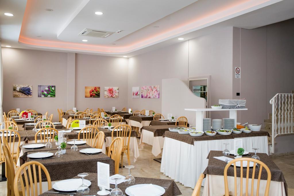 Hotel Nuovo Fiore กัตตอลิกา ภายนอก รูปภาพ