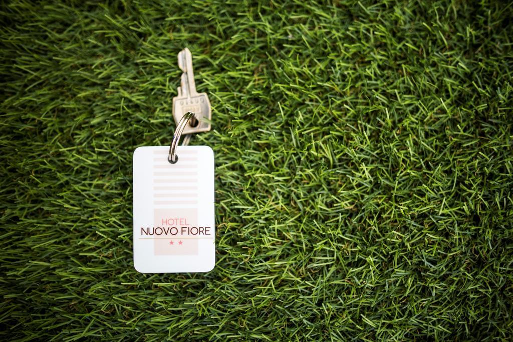 Hotel Nuovo Fiore กัตตอลิกา ภายนอก รูปภาพ