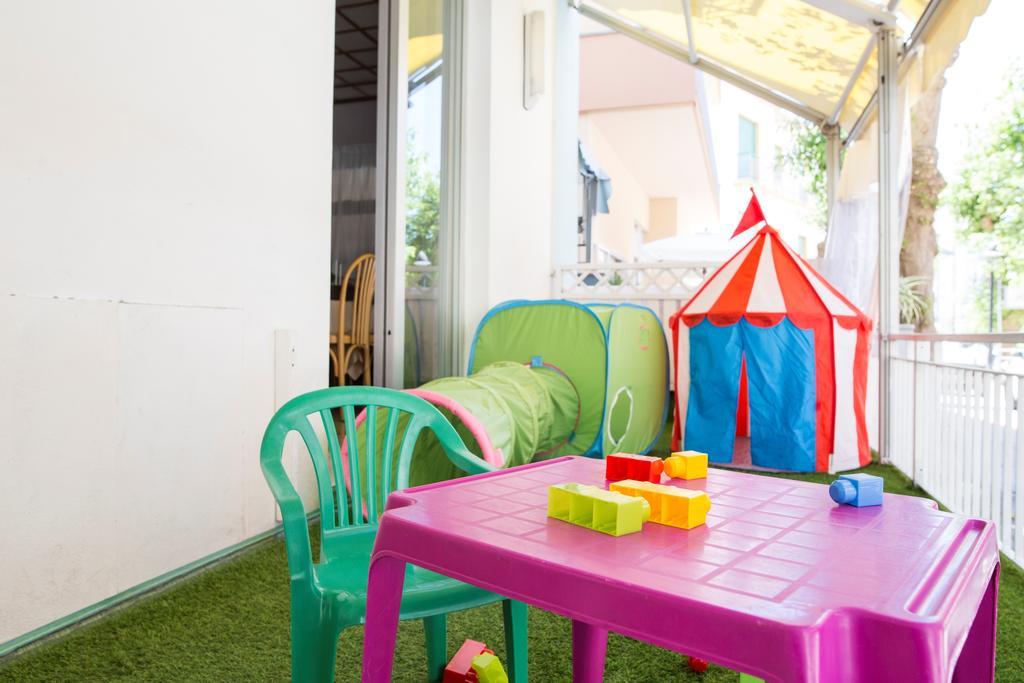 Hotel Nuovo Fiore กัตตอลิกา ภายนอก รูปภาพ
