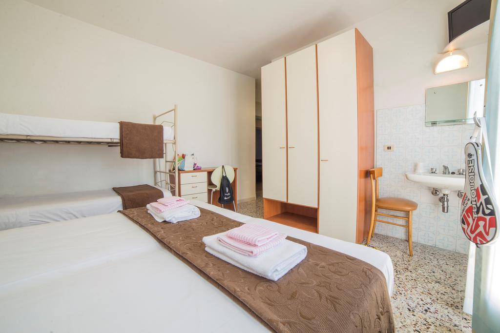 Hotel Nuovo Fiore กัตตอลิกา ห้อง รูปภาพ